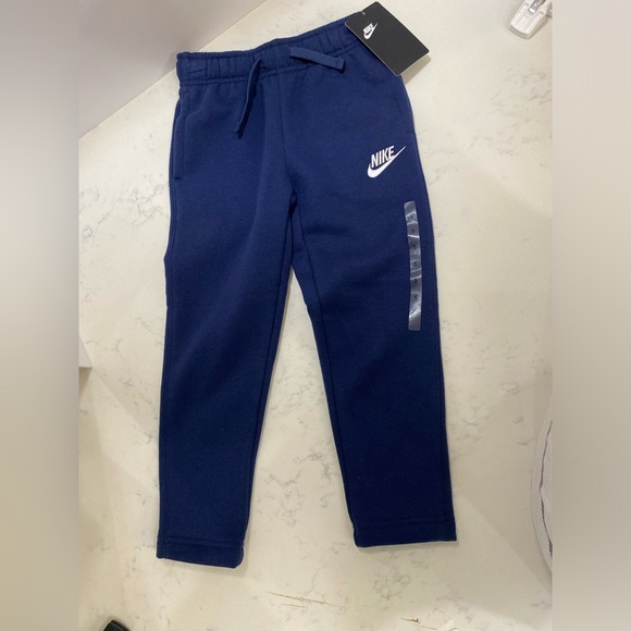 ✨NIKE✨NWT KIDS SWEATPANTS ✨SIZE S✨ - Picture 3 of 6
